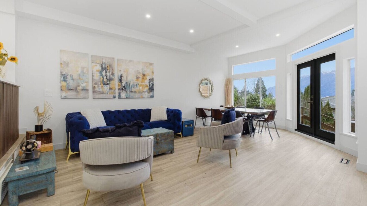 Photo of Livingroom in Horseshoe Bay