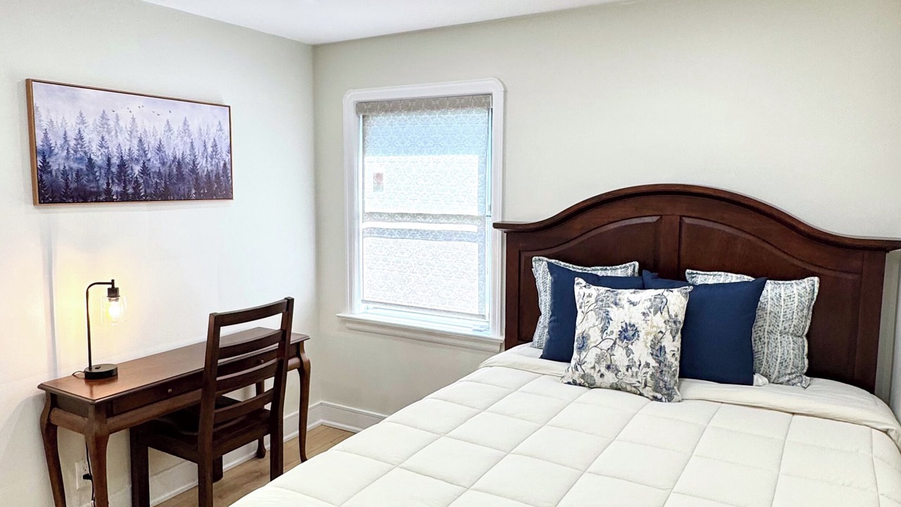 Photo of Bedroom in Oakridge