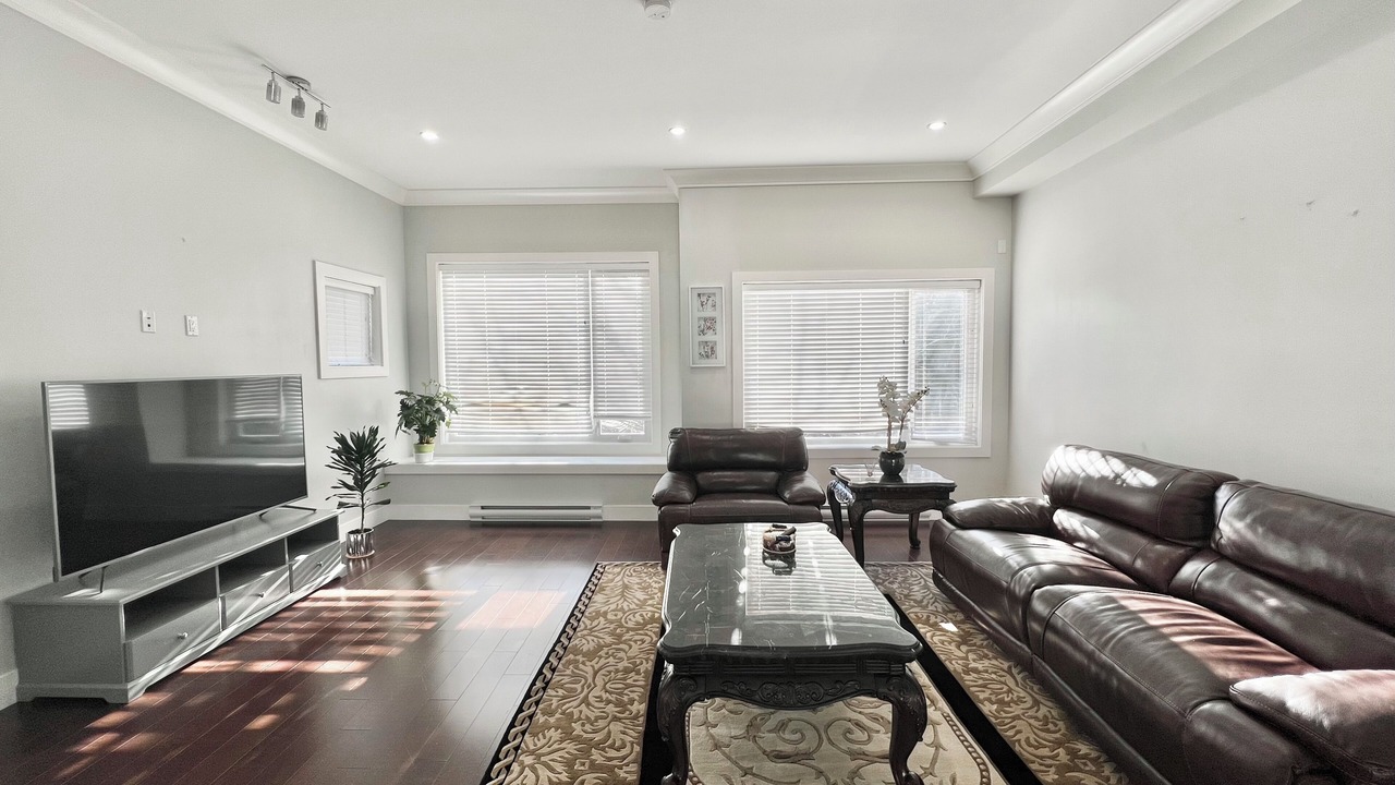 Photo of Livingroom in Richmond City Centre