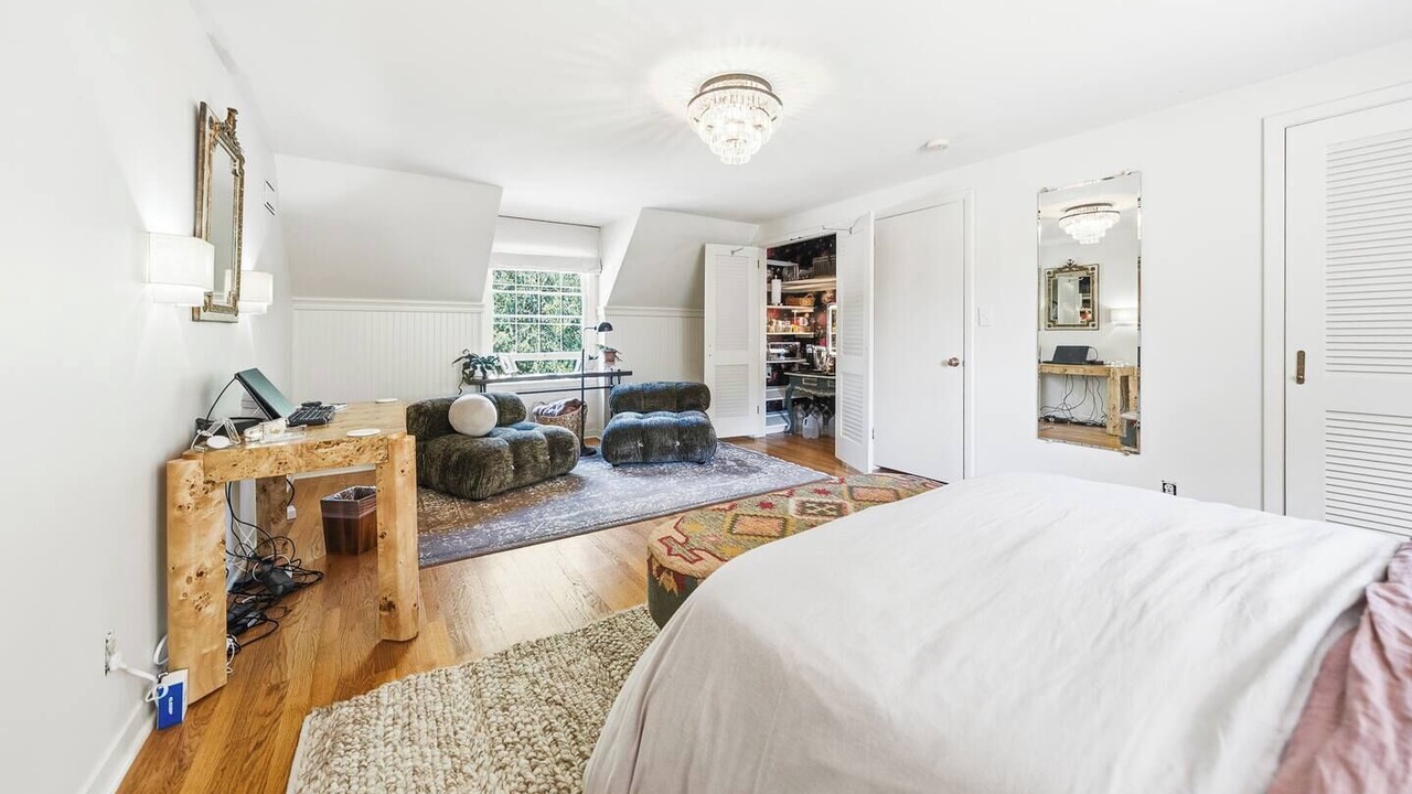Photo of Bedroom in Prairie Village
