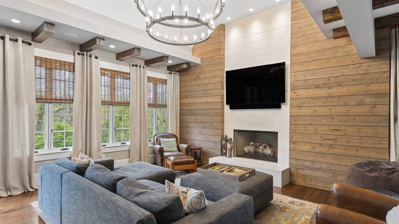 Photo of Livingroom in Virginia Highland