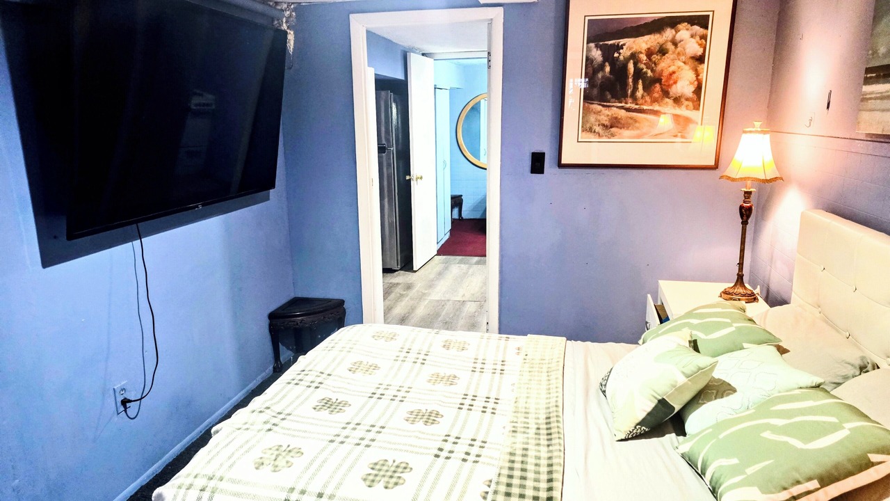 Photo of Bedroom in Forest Hill