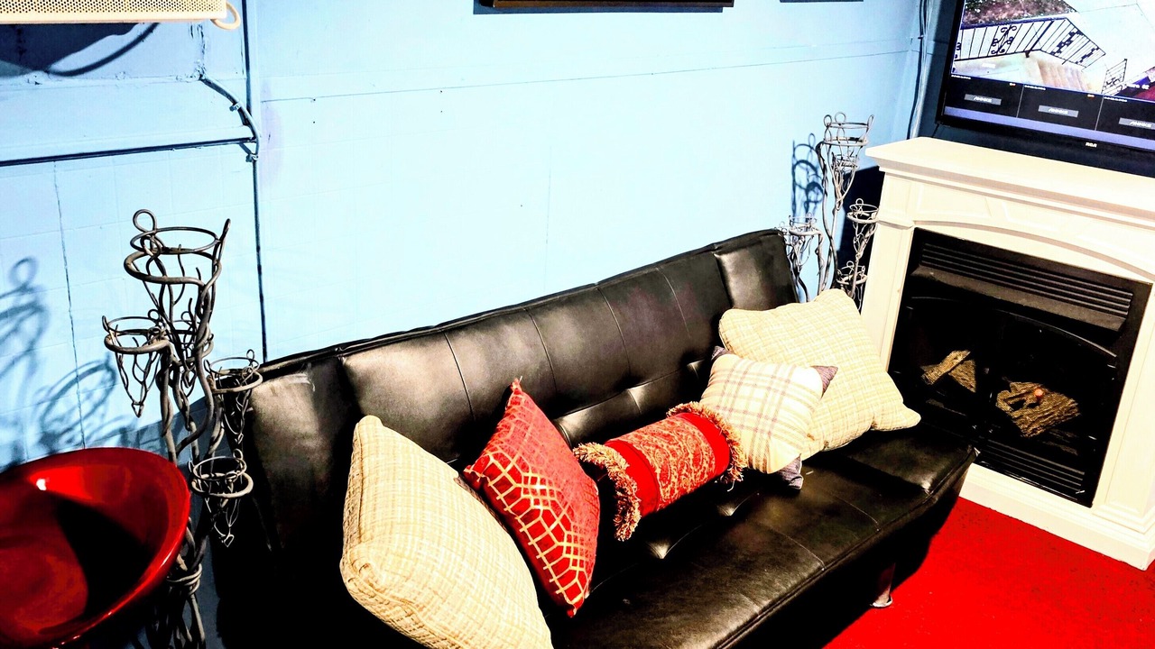 Photo of Livingroom in Forest Hill
