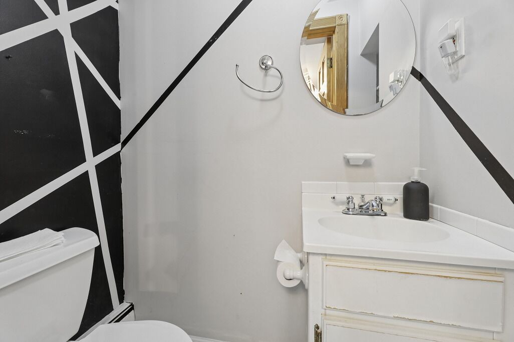 Photo of Bathroom in Teaneck