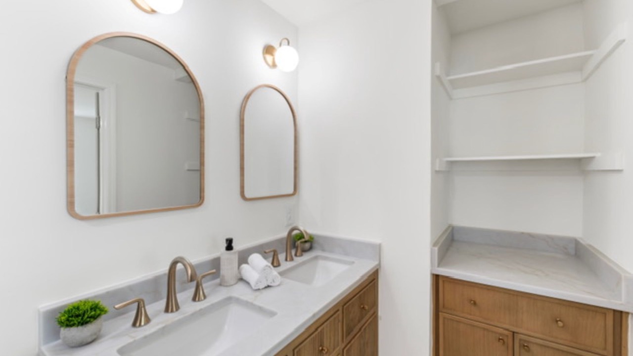 Photo of Bathroom in Hapeville