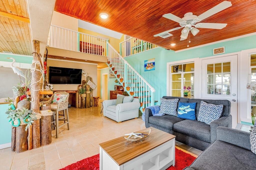 Photo of Livingroom in Rocky Ridge