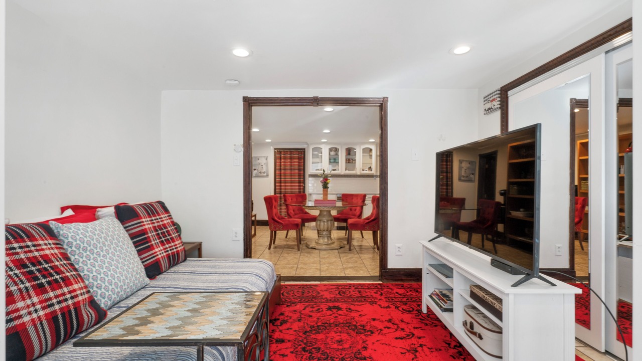 Photo of Livingroom in Communipaw