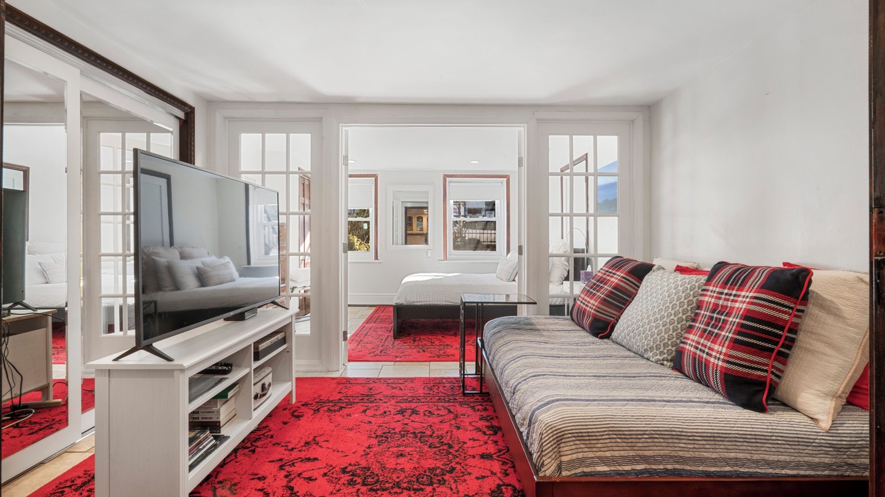 Photo of Bedroom in Communipaw