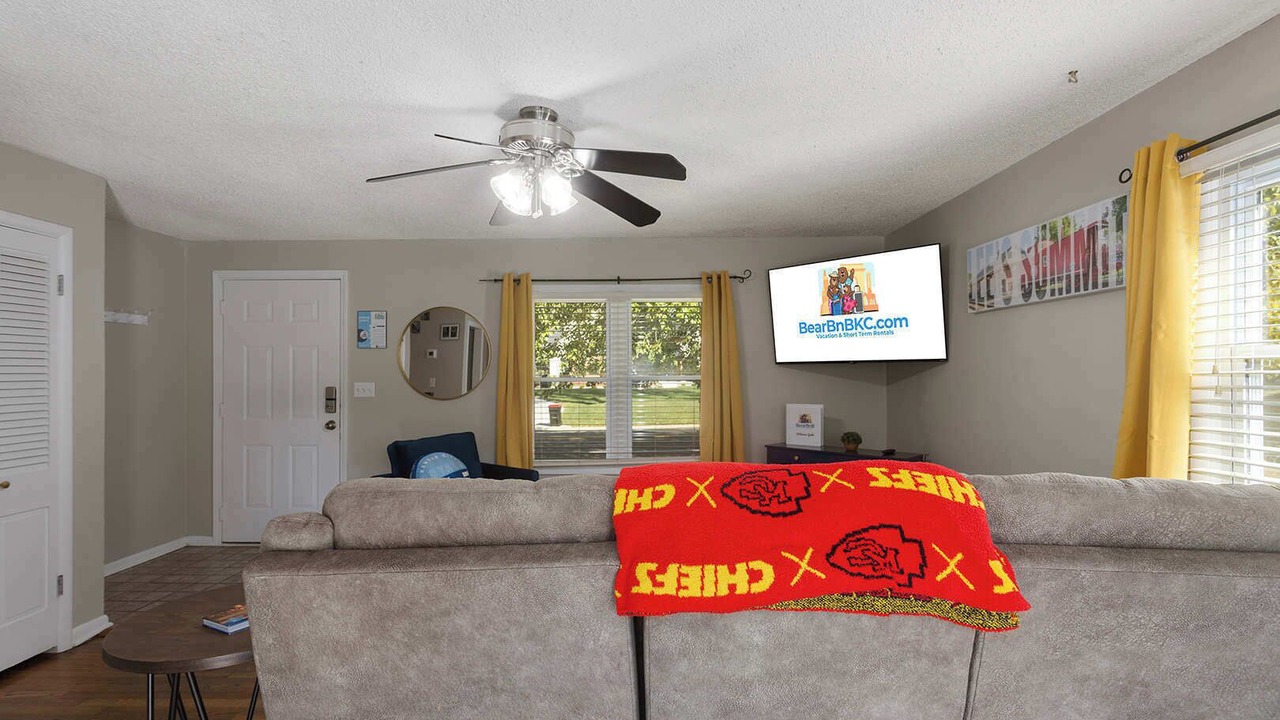 Photo of Livingroom in Lee's Summit