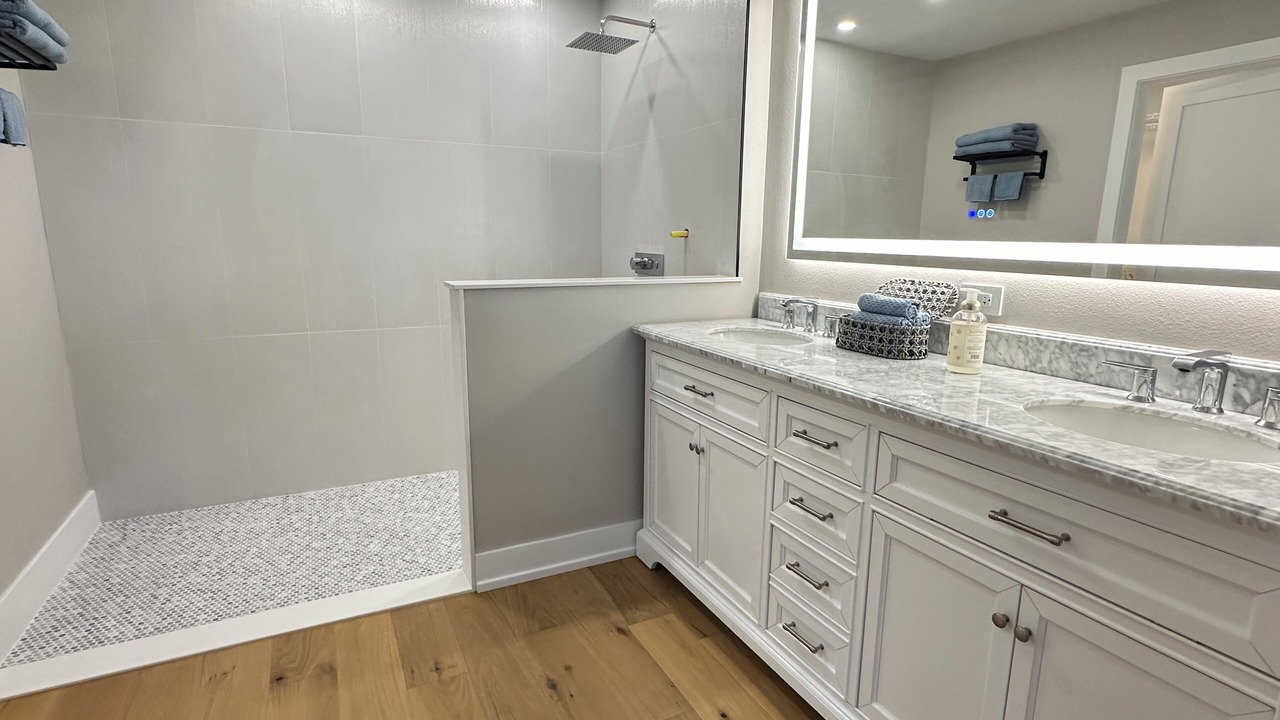 Photo of Bathroom in Venice Gardens