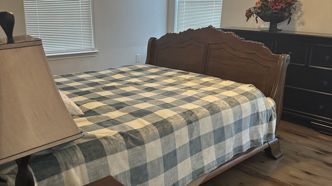 Photo of Bedroom in Northwest Los Angeles Heights