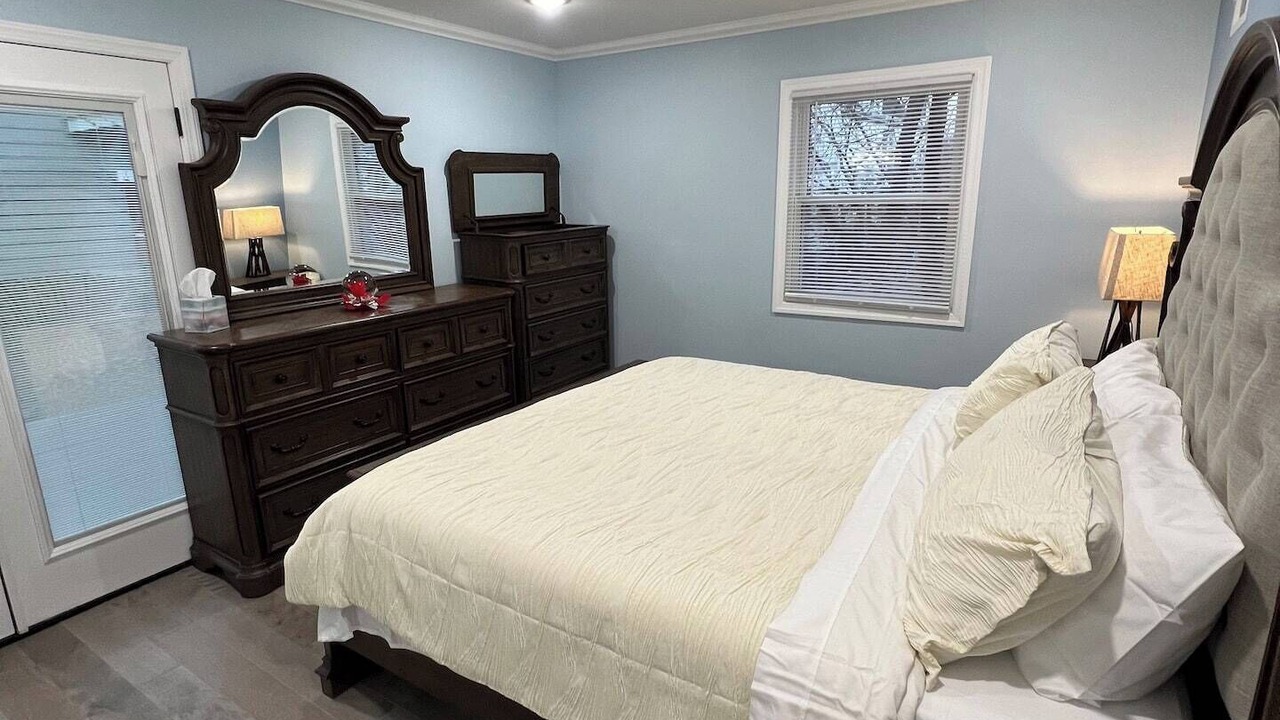 Photo of Bedroom in Belleville