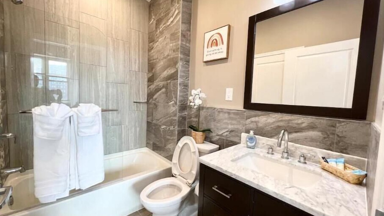 Photo of Bathroom in Logan Square