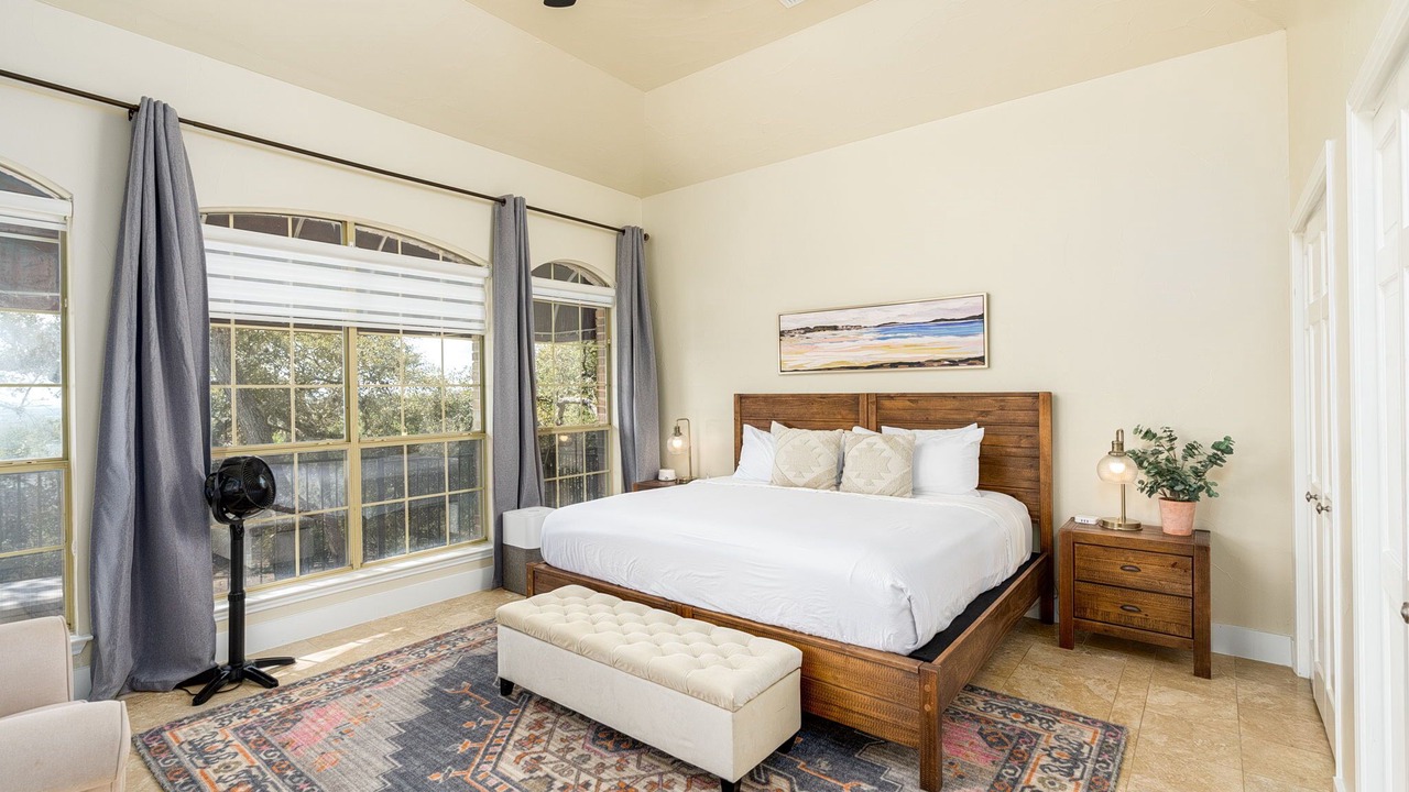 Photo of Bedroom in Helotes