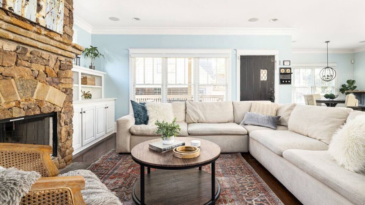 Photo of Livingroom in East Side