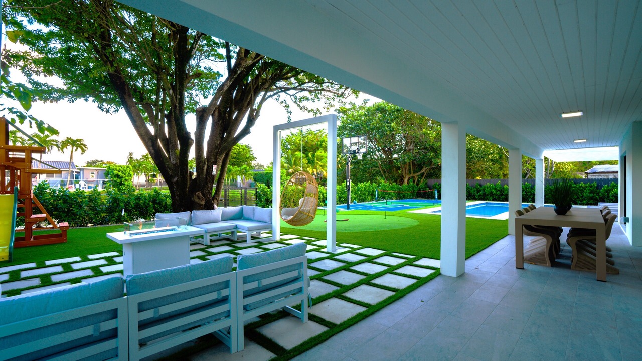 Photo of Outdoor in Tamiami
