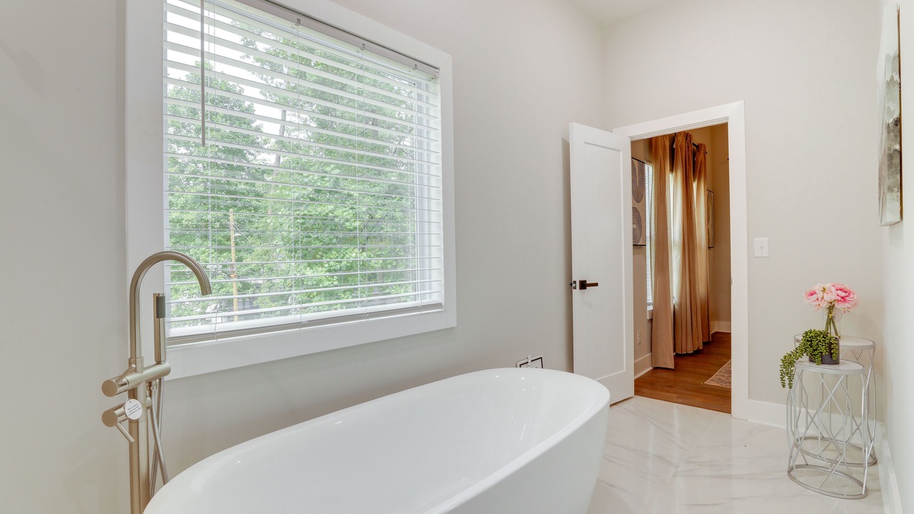 Photo of Bathroom in Belvedere Park