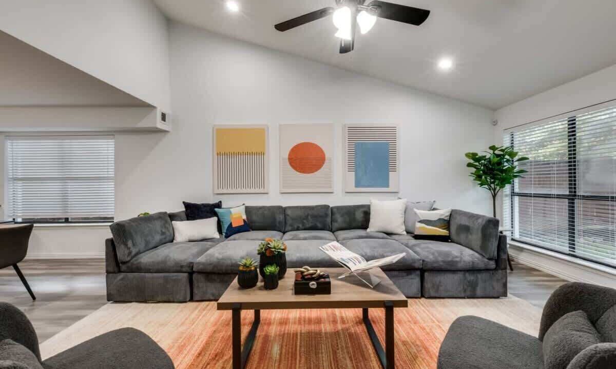 Photo of Livingroom in Far North Dallas