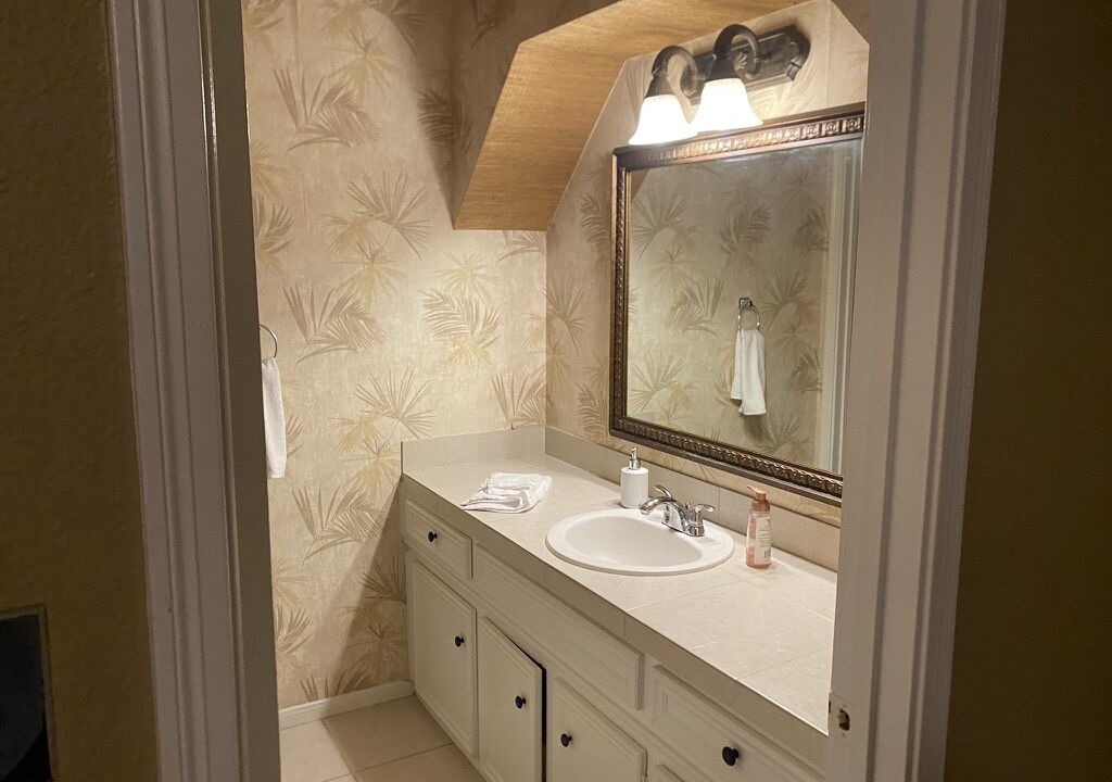 Photo of Bathroom in Nassau Bay