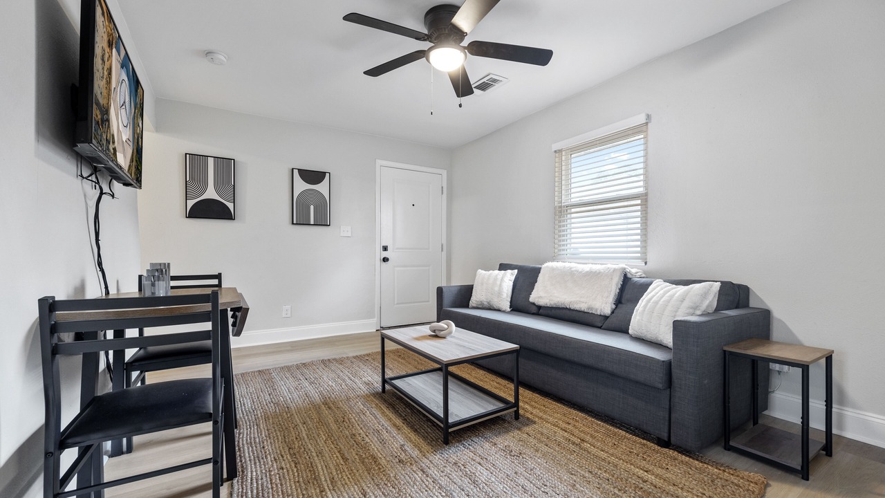 Photo of Livingroom in Peoplestown