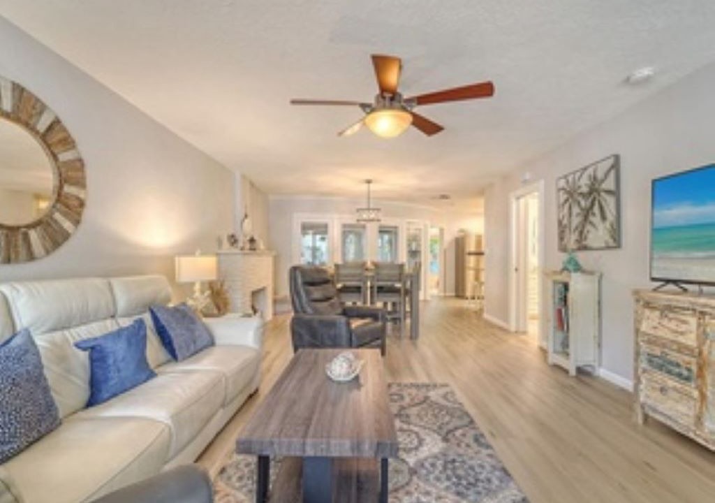 Photo of Livingroom in Laurel Park