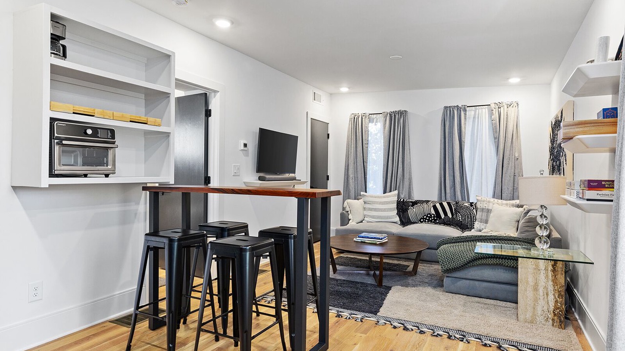 Photo of Bedroom in Midtown