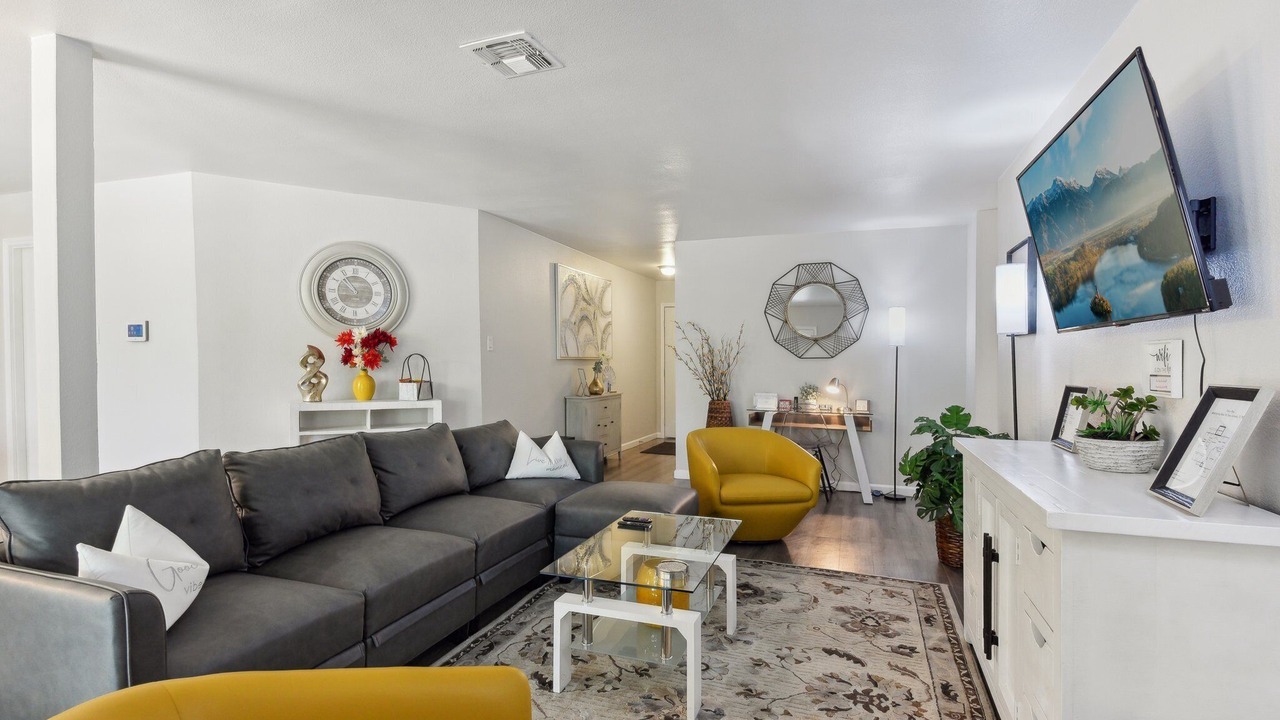 Photo of Livingroom in Babcock North