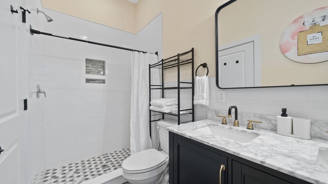 Photo of Bathroom in Communipaw