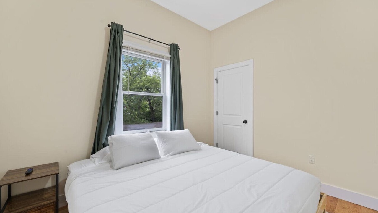 Photo of Bedroom in Communipaw