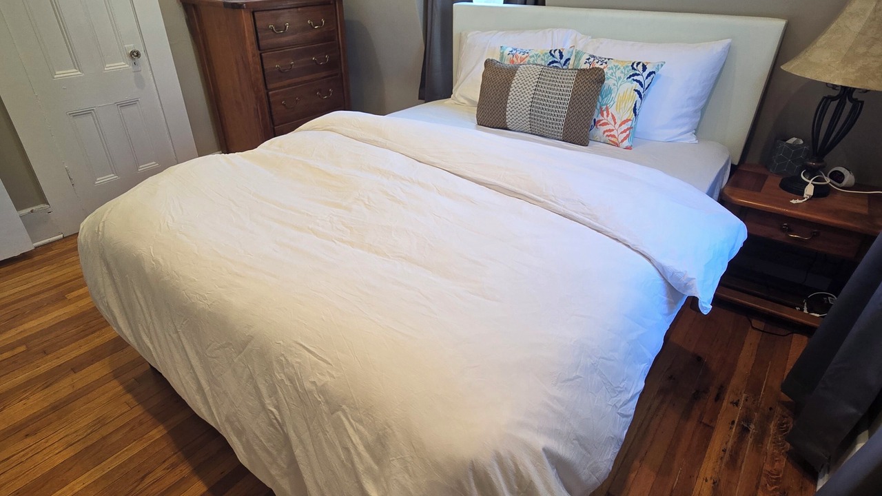 Photo of Bedroom in Teaneck