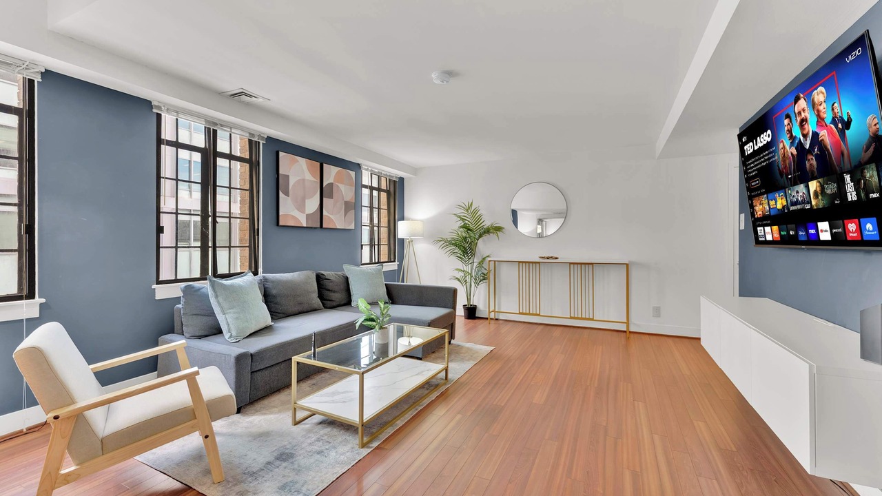 Photo of Livingroom in Center City