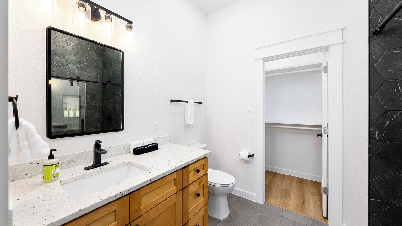 Photo of Bathroom in Oak Park - Northwood