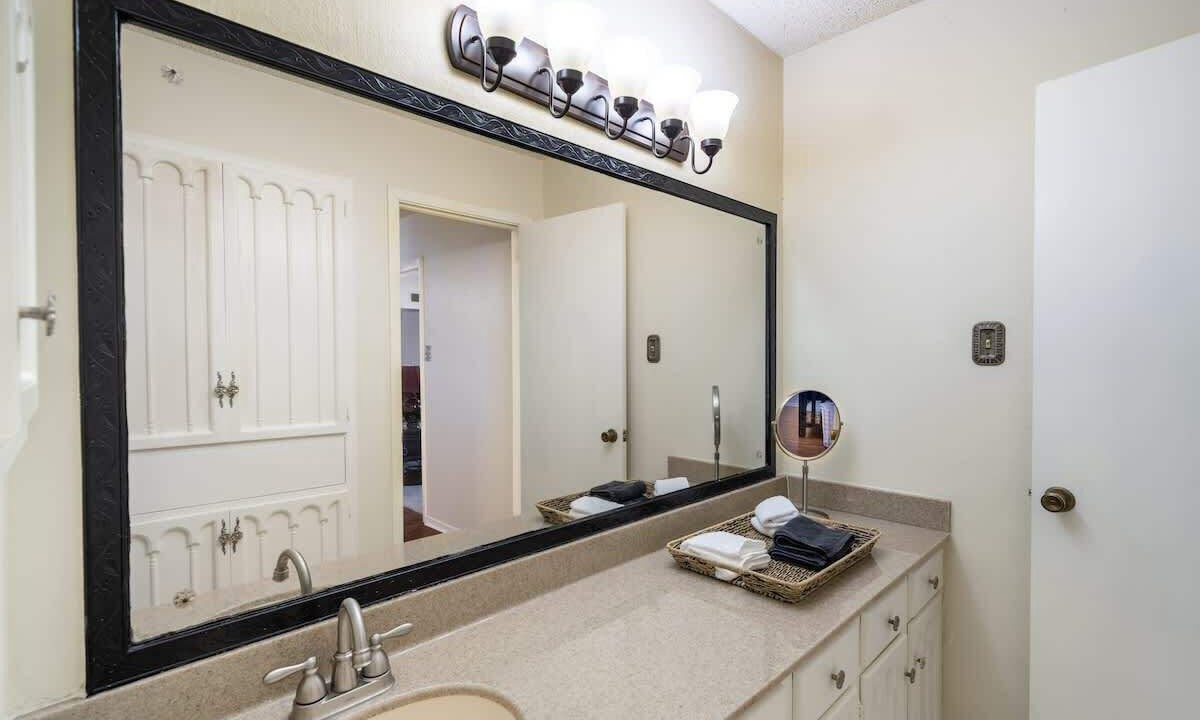 Photo of Bathroom in Medical Center District