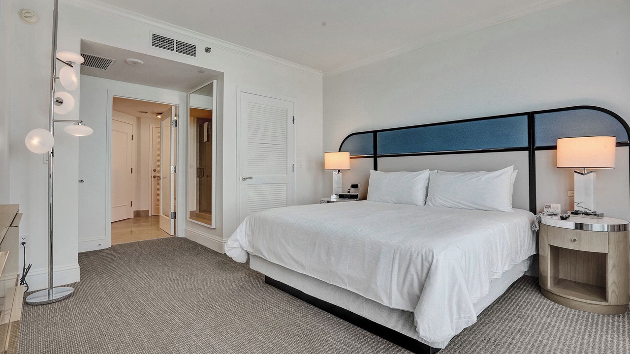 Photo of Bedroom in Mid Beach