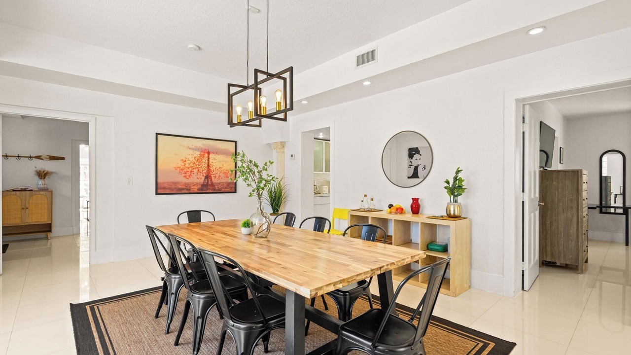 Photo of Livingroom in West Avenue