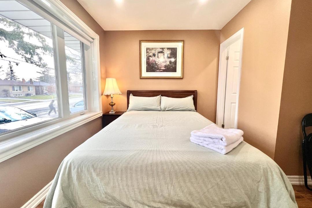 Photo of Bedroom in Newtonbrook
