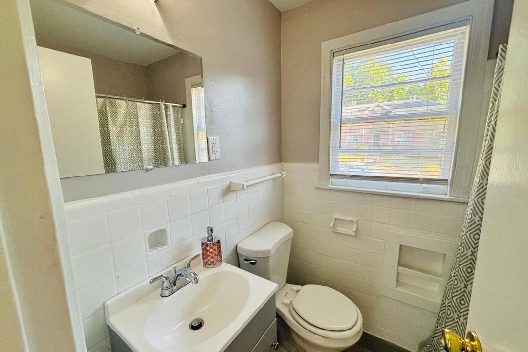 Photo of Bathroom in Candler Park