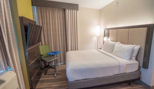 Standard Room, 1 King Bed