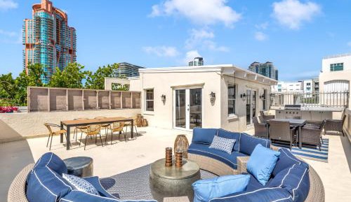 One-Bedroom Apartment with Terrace