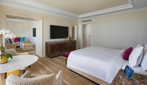 Metropolitan Suite, 1 Bedroom Suite, 1 King, Balcony