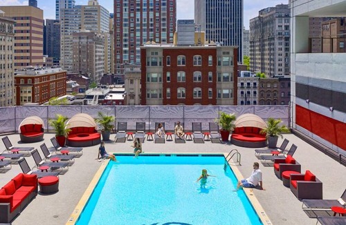 Center City West Hotel | Downtown Hotel Near Fairmount Park! Pet-Friendly Unit, Outdoor Pool!