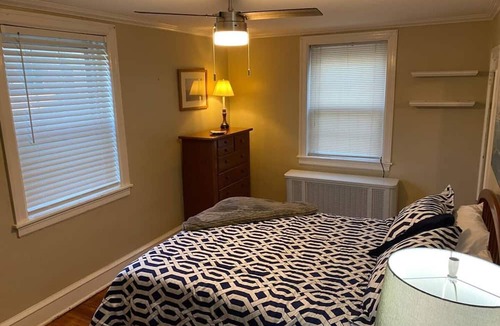 Bryn Mawr Apartment | Bryn Mawr Spacious Grnd Floor Apt Free Parking