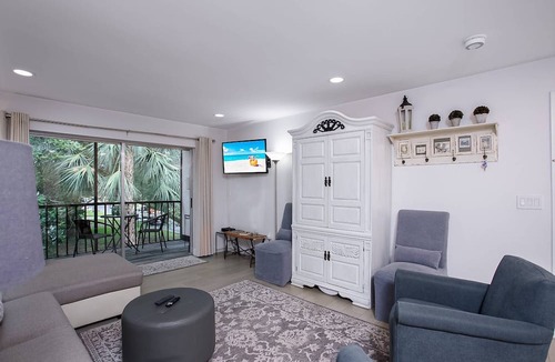 Sarasota Springs Condo | Perfect Monthly Rental | Updated 3-Bedroom Condo | Heated Pools | Short Drive to Beaches