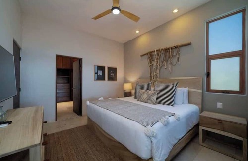 Zona Hotelera Condo | Beautiful Condo at Costa Azul Beach Oceanfront 121