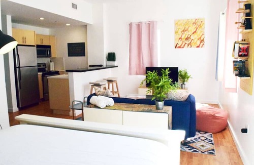 City Center Condo | Light-Filled Apt| Steps to Beach Convention Center
