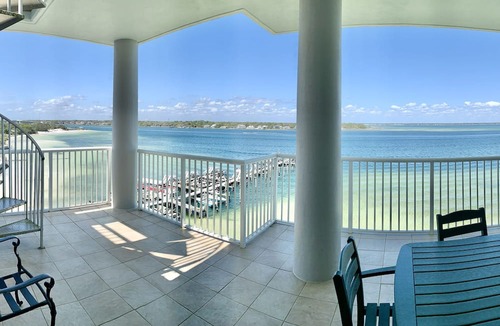 Fort Walton Beach Condo | Penthouse-Directly ON Water-Huge Roof Top Patio-Private Hot Tub-Gorgeous Views!