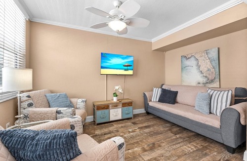 Carlouel Condo | Beach Condo W/Heated Pool - Steps to Sand - Clearwater Beach Suites 205