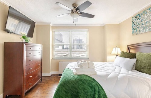 Downtown Atlanta Condo | Stadium Walk | 2 Suites | Free Parking