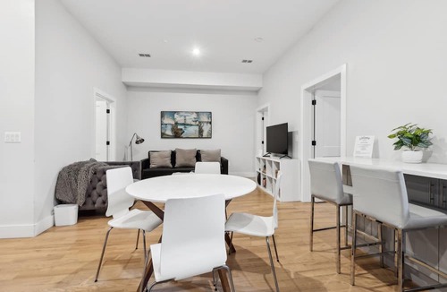 North Ironbound Apartment | Unique modern 3-bedroom apt 8 mins to Newark Airport! 20 minutes to Manhattan