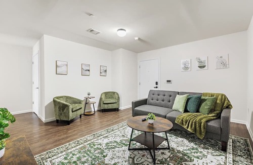 Newark Condo | Urban Haven XL - NYC & Newark w/free parking
